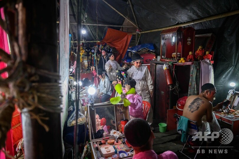 タイに残る京劇の一座、バンコクの夜を彩る