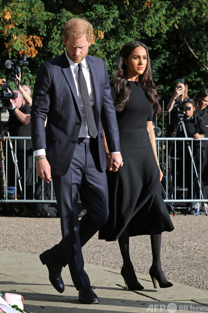 エリザベス英女王は「羅針盤」 ヘンリー王子、追悼声明