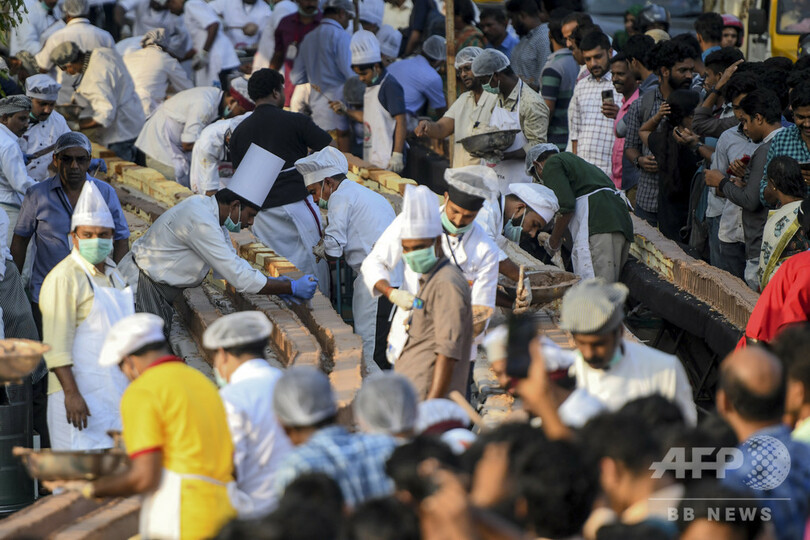 甘くてなが～い！全長6.5キロのケーキでギネス世界記録に挑戦、インド