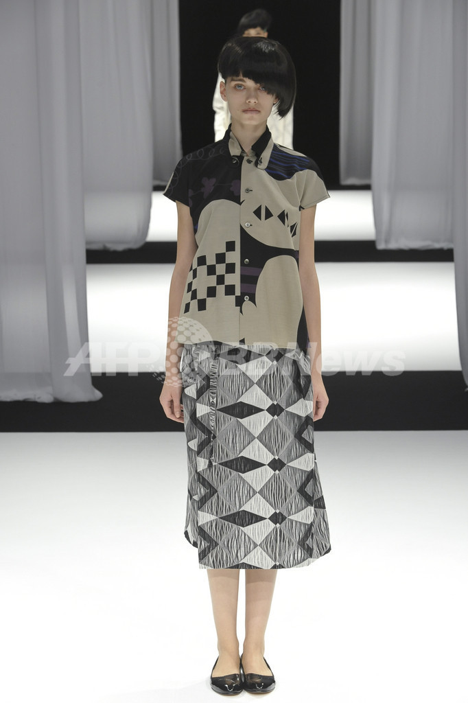 ＜10年春夏東京・コレクション＞まとふ、新作を発表