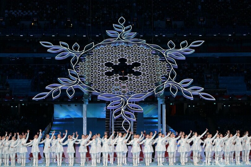 北京冬季パラ開幕 ウクライナは笑顔なく行進