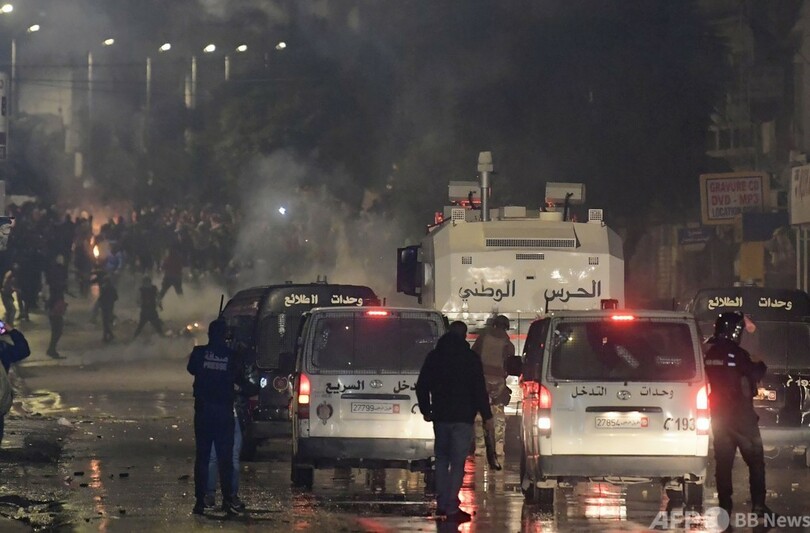 チュニジア連続暴動、600人超逮捕 軍支援部隊が出動