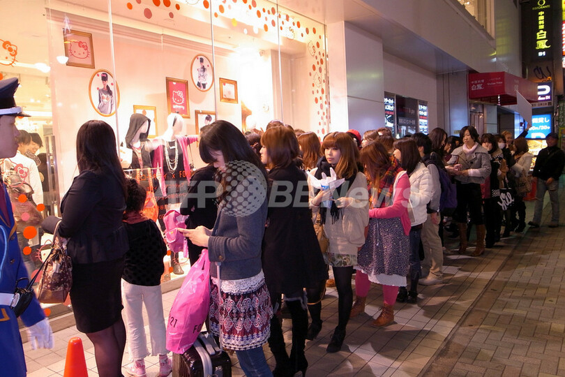 「フォーエバー21」渋谷店でハローキティ限定コレクション発売記念イベント