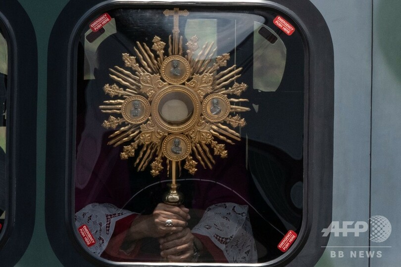 パナマ大司教、上空からカトリックの祭日を祝福 新型ウイルスで全教会閉鎖