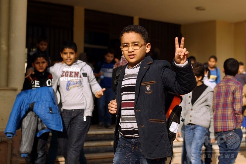 混迷のリビア・ベンガジで学校再開、約1年半ぶりの登校