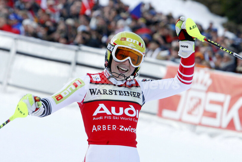 ＜06-07アルペンスキーW杯＞女子回転・第8戦、シールド 今季7勝目で個人総合首位につける - ドイツ
