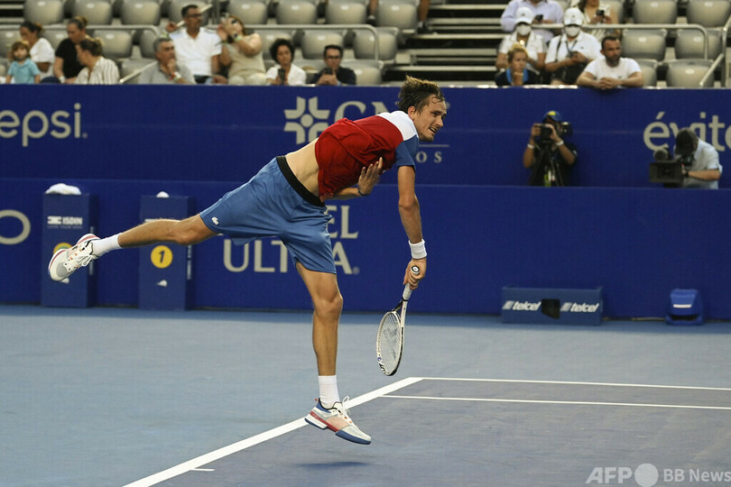 世界1位確定のメドベージェフ、西岡下してメキシコOP4強入り