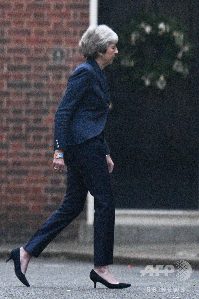 英与党が首相不信任投票へ、「自分の全てを賭す」とメイ首相