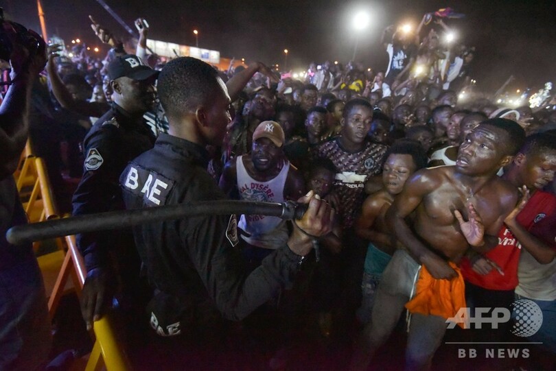 仏ラッパーのコンサート、観客暴徒化で中断