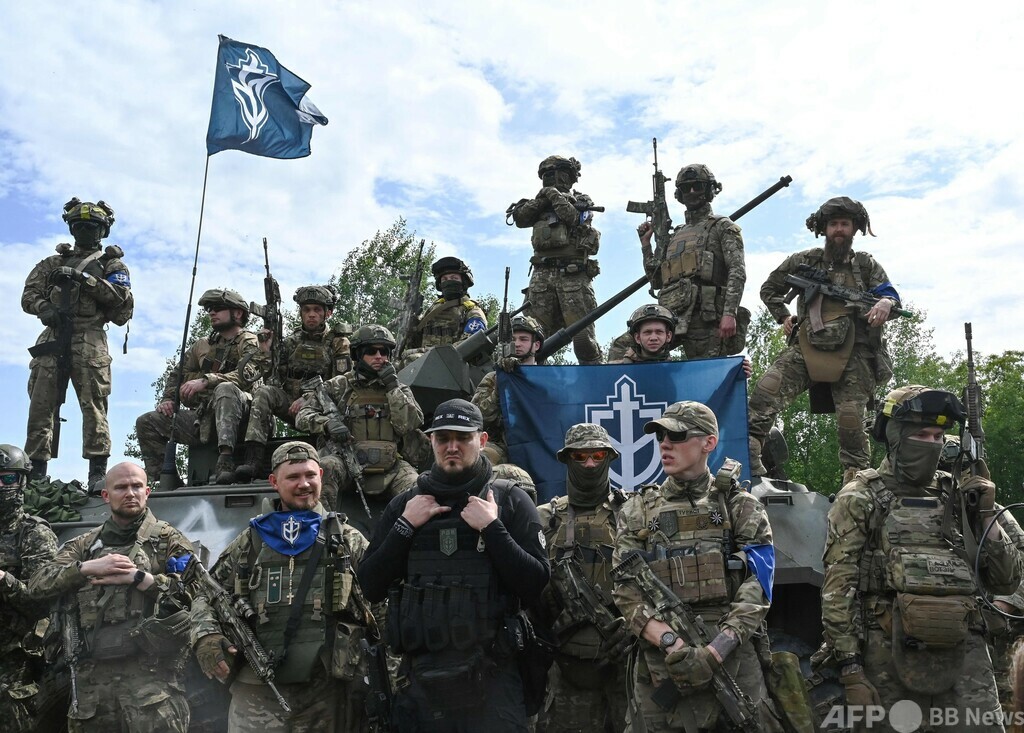 ロシア人義勇軍組織、越境作戦に「成功」 写真13枚 国際ニュース：AFPBB News