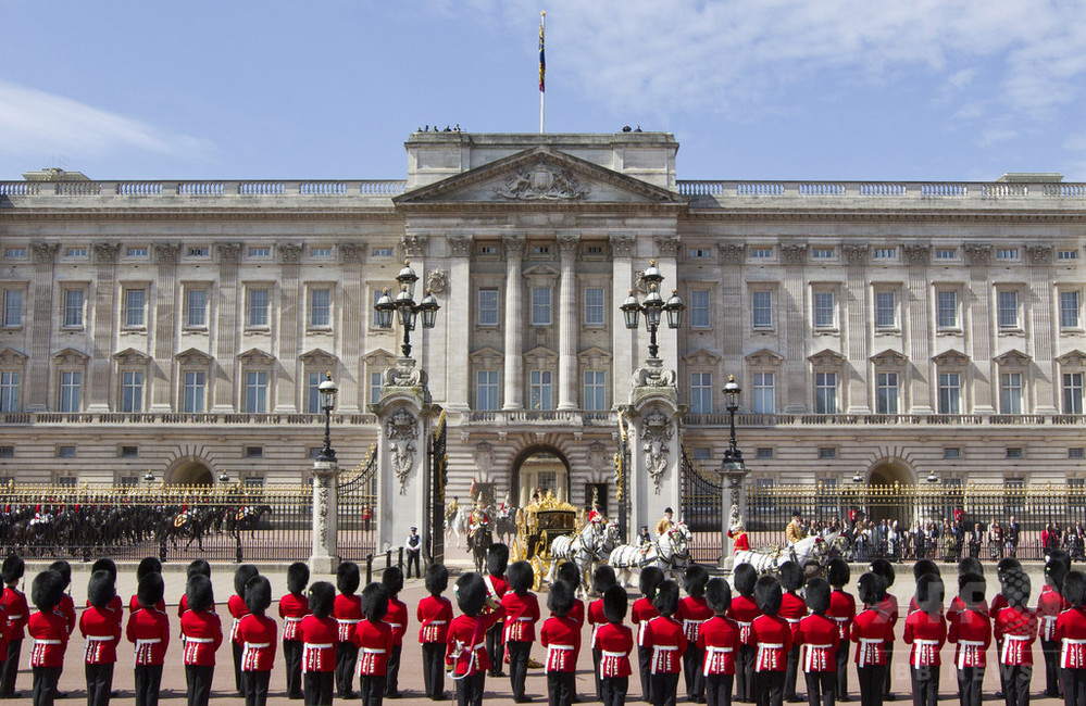 英女王、バッキンガム宮殿大規模改修で一時転居の可能性も 写真1枚 