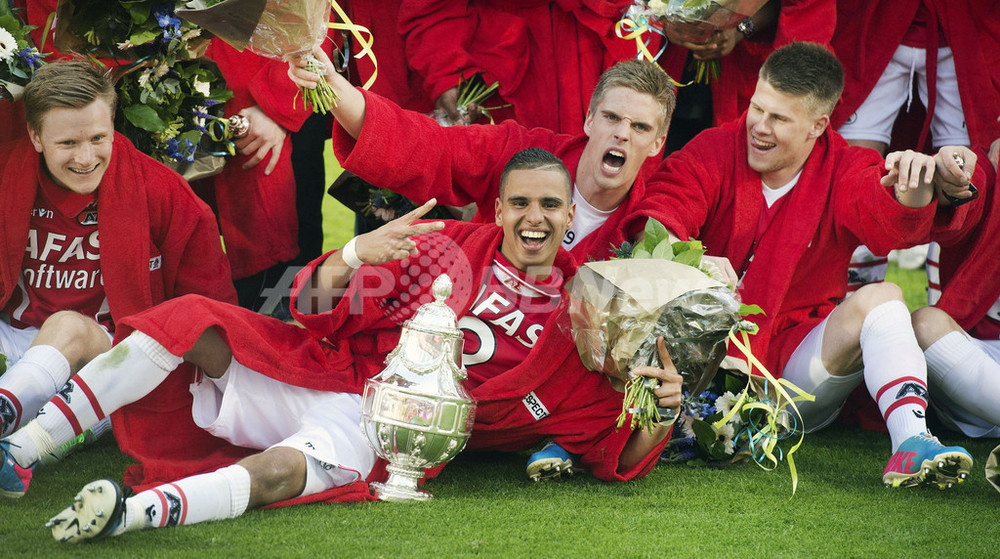 AZアルクマールが4度目のオランダ杯優勝、PSVを破る 写真2枚 国際