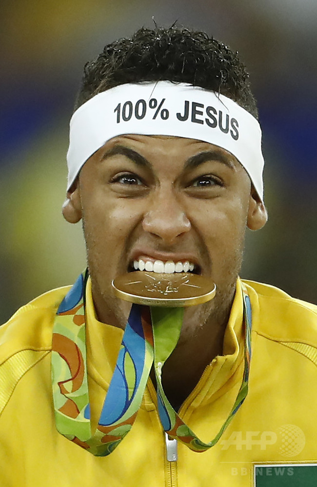 リオ五輪金メダルのネイマール、ブラジル代表主将退任の意向 写真1枚