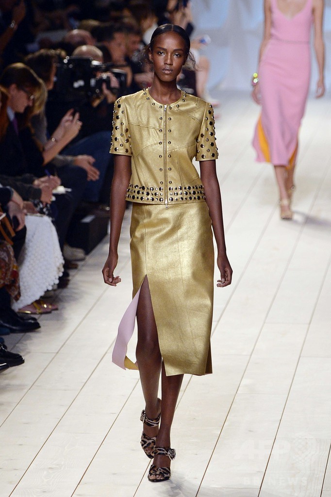 戦後のDIYカルチャーから着想、「ニナ リッチ」15年春夏