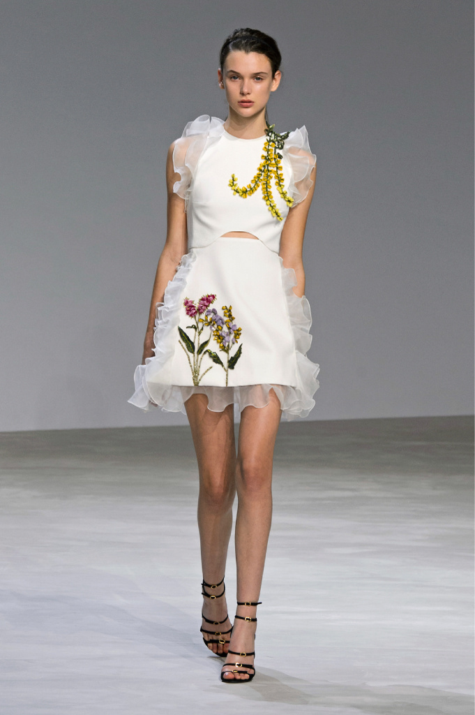 Style Watch 百花繚乱のスプリングドレス 写真8枚 マリ クレール スタイル Marie Claire Style