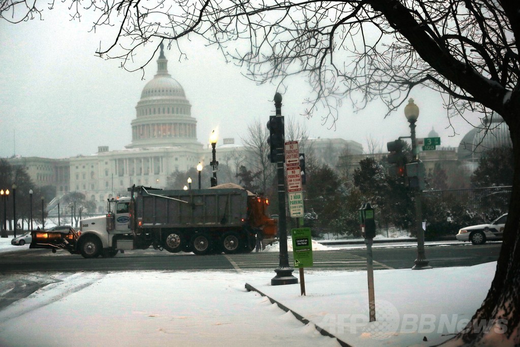 米北東部に吹雪、政府機関など閉鎖