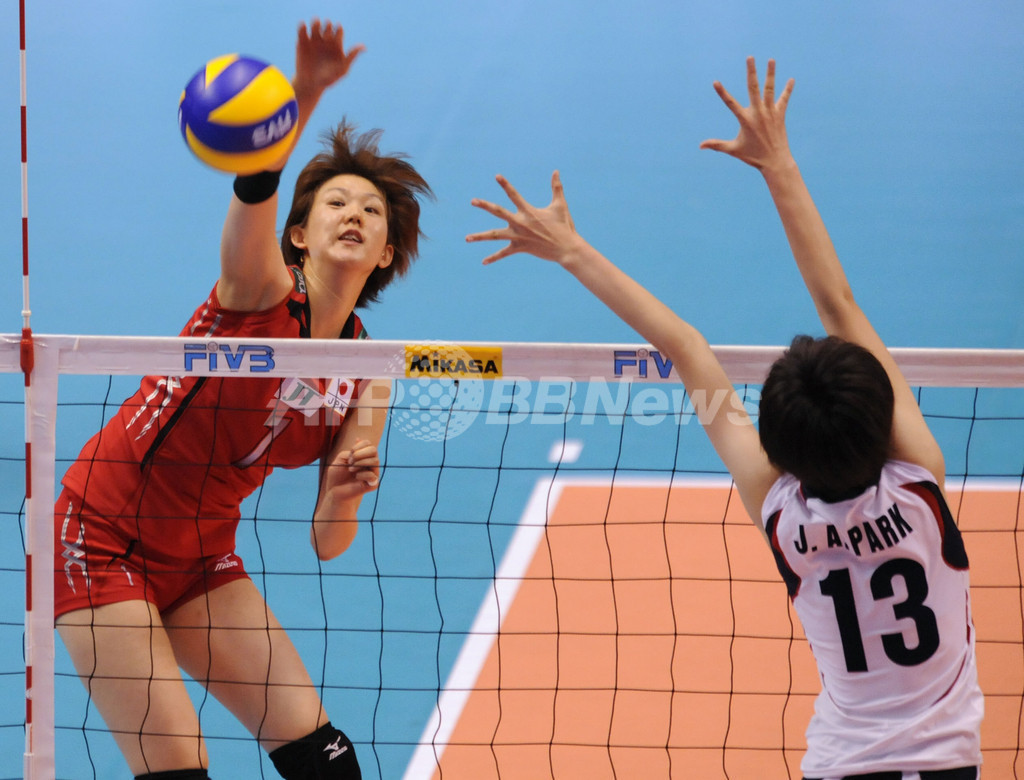 日本、3-1で韓国に勝利 グラチャンバレー 写真10枚 ファッション