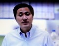 中国南部深センでインタビューに応じる、南方科技大学の研究者である賀建奎氏の映像。IMAGINECHINA提供（2018年11月26日撮影）。(c)CHEN JIALIANG / IMAGINECHINA