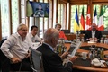 ドイツ・エルマウ城で開幕した先進7か国（G7）首脳会議（サミット）にビデオ通話で参加するウォロディミル・ゼレンスキー大統領（2022年6月27日撮影）。(c)Tobias SCHWARZ / POOL / AFP