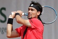 全仏オープンテニス、男子シングルス2回戦。リターンを打つファビオ・フォニーニ（2018年5月31日撮影）。(c)AFP PHOTO / Thomas SAMSON