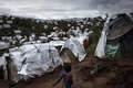コンゴ民主共和国カタンガ州カレミエに設置された国内避難民（IDP）キャンプ（2018年3月20日撮影）。(c)AFP PHOTO / John WESSELS