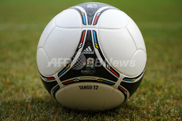 adidas UEFA Euro 2012 Tango 12 Official Match Ball Size 5 | eBay