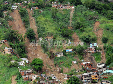 ブラジル集中豪雨、新たな地すべりで200人生き埋め 写真8枚 国際