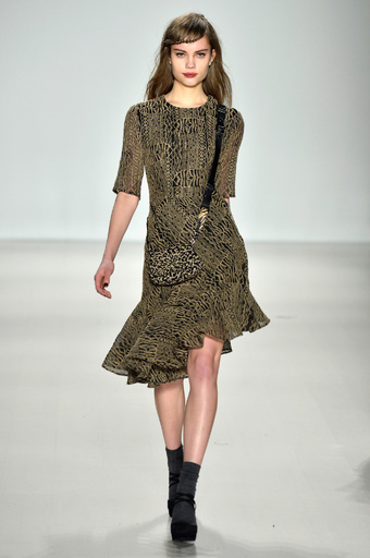 ＜14/15年秋冬NYコレクション＞ナネット レポー