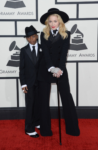 マドンナ、グラミー賞授賞式で息子と共に着用したのは・・・