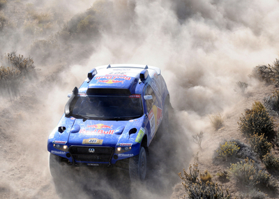 サインツ 四輪部門第4ステージを制し総合首位を守る、ダカールラリー