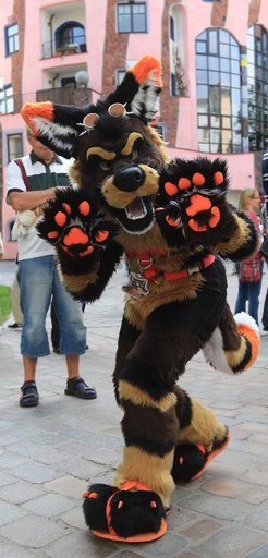 動物の着ぐるみ愛好家のイベント、ドイツで開催中