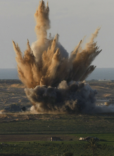 ガザ空爆1週間、死者440人超える