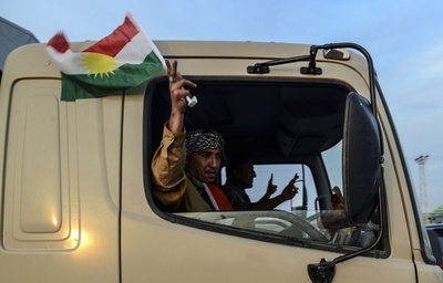 イラクのクルド人部隊、トルコ国境に到着 一部がコバニ入り