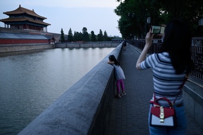 ロシア 代理母出産児チャーター機 で中国への送り届け検討 写真1枚 国際ニュース Afpbb News