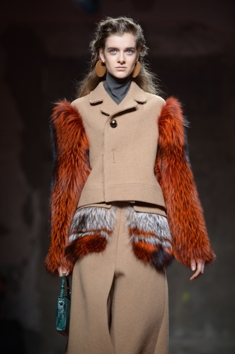 荒野を舞台にした荒々しくも機能的なクリエーション、「マルニ」15/16秋冬