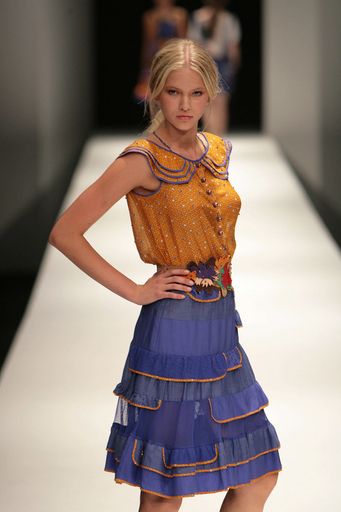 ＜08年春夏リスボン・コレクション＞イザベラ・カペト、新作を発表