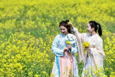 【写真特集】漢民族の伝統衣装「漢服」 中国の若者の間でブームに