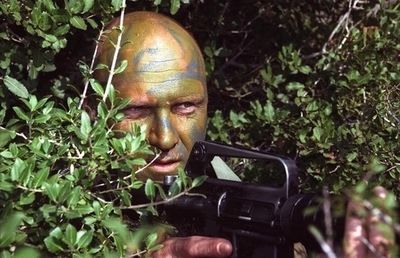 故ラビン首相の追悼式典中に「あくび」して刑務所行き、イスラエル兵