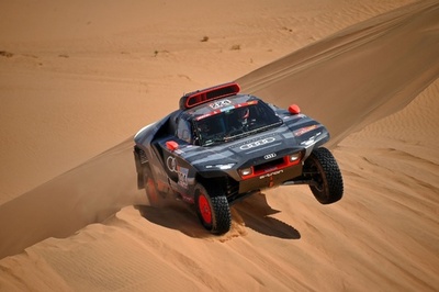 【今日のダカールラリー】ローブが総合で差縮める エクストロームが区間V