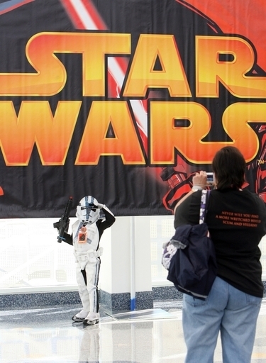 『スター・ウォ－ズ』誕生30周年、社会現象となった映画作品