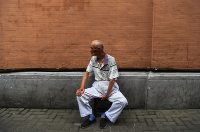 高齢化対応で国有企業株を年金基金へ　中国が試験措置