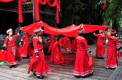 体験はいかが…情緒あふれる土家族の婚礼 中国・湖北
