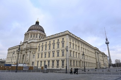 プロイセン王宮を復元、博物館に 旧植民地の文化財展示に物議も