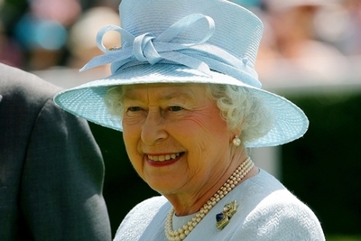 乾杯！英エリザベス女王にビール1900リットルが誤配送