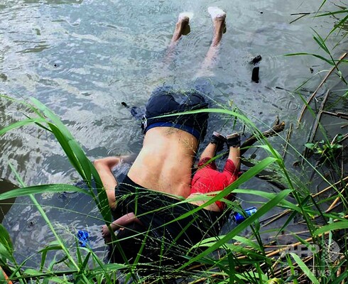 移民親子の水死体写真に怒り 民主党 トランプ氏批判強める 写真7枚 ファッション ニュースならmode Press Powered By Afpbb News