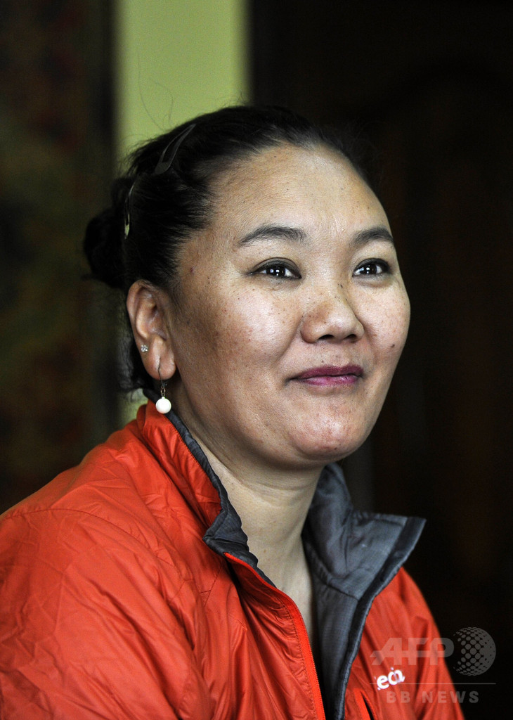 ネパール人女性登山家 7度目のエベレスト登頂成功 自身の世界記録更新 写真1枚 国際ニュース Afpbb News