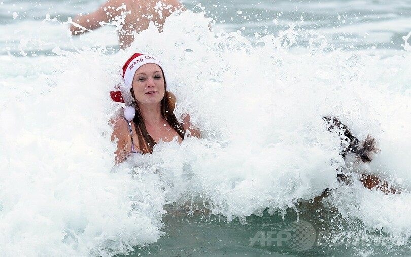 真夏のクリスマス 豪ボンダイ ビーチ 写真9枚 国際ニュース Afpbb News