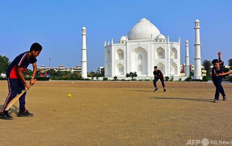 最愛の妻のためにタージマハル、インド人実業家がレプリカ建設