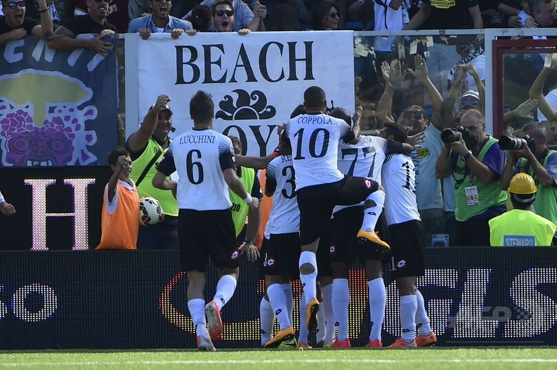 10人のミラン、昇格組チェゼーナと引き分ける