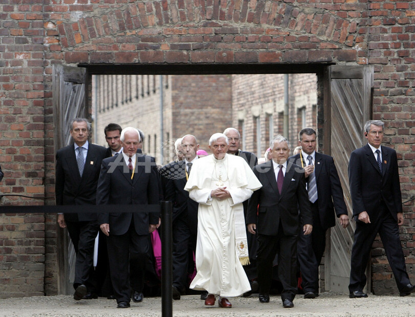 ローマ法王、アウシュビッツ・ビルケナウ強制収容所を訪問 - ポーランド